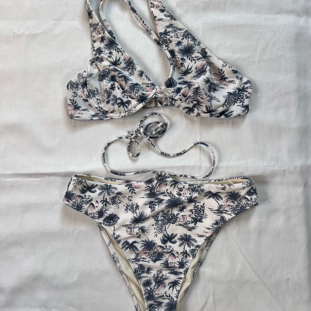Abercrombie & Fitch Tropical Print Asymmetrical Bikini